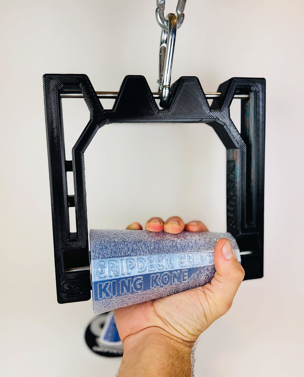 Gym d-ring attachment