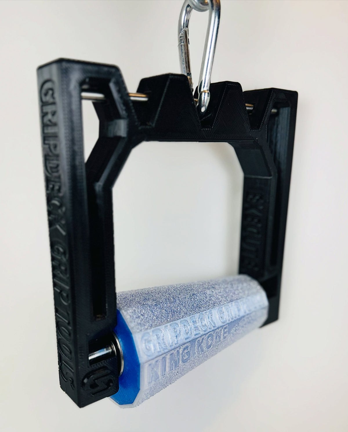 Gym d-ring attachment