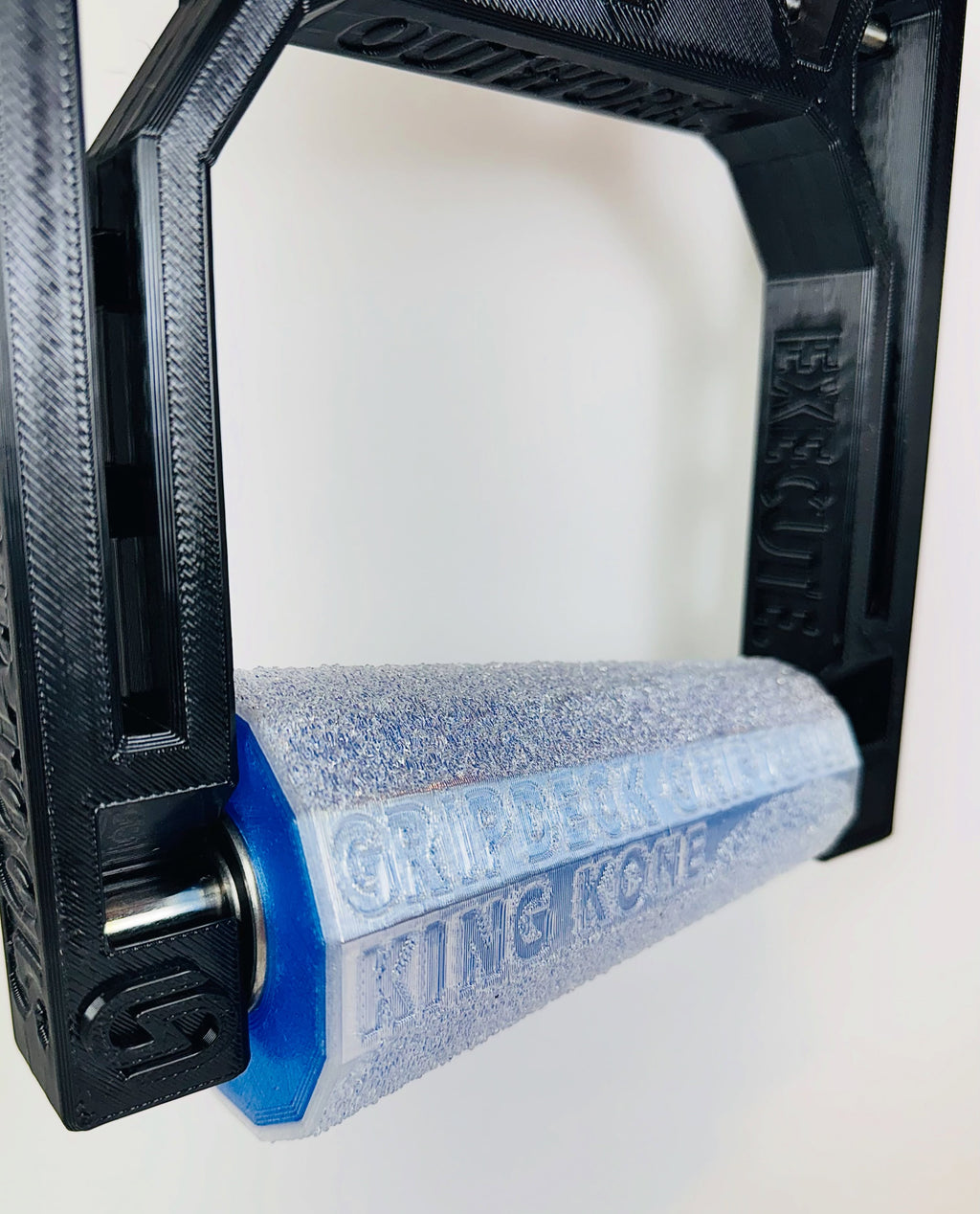Gym d-ring attachment