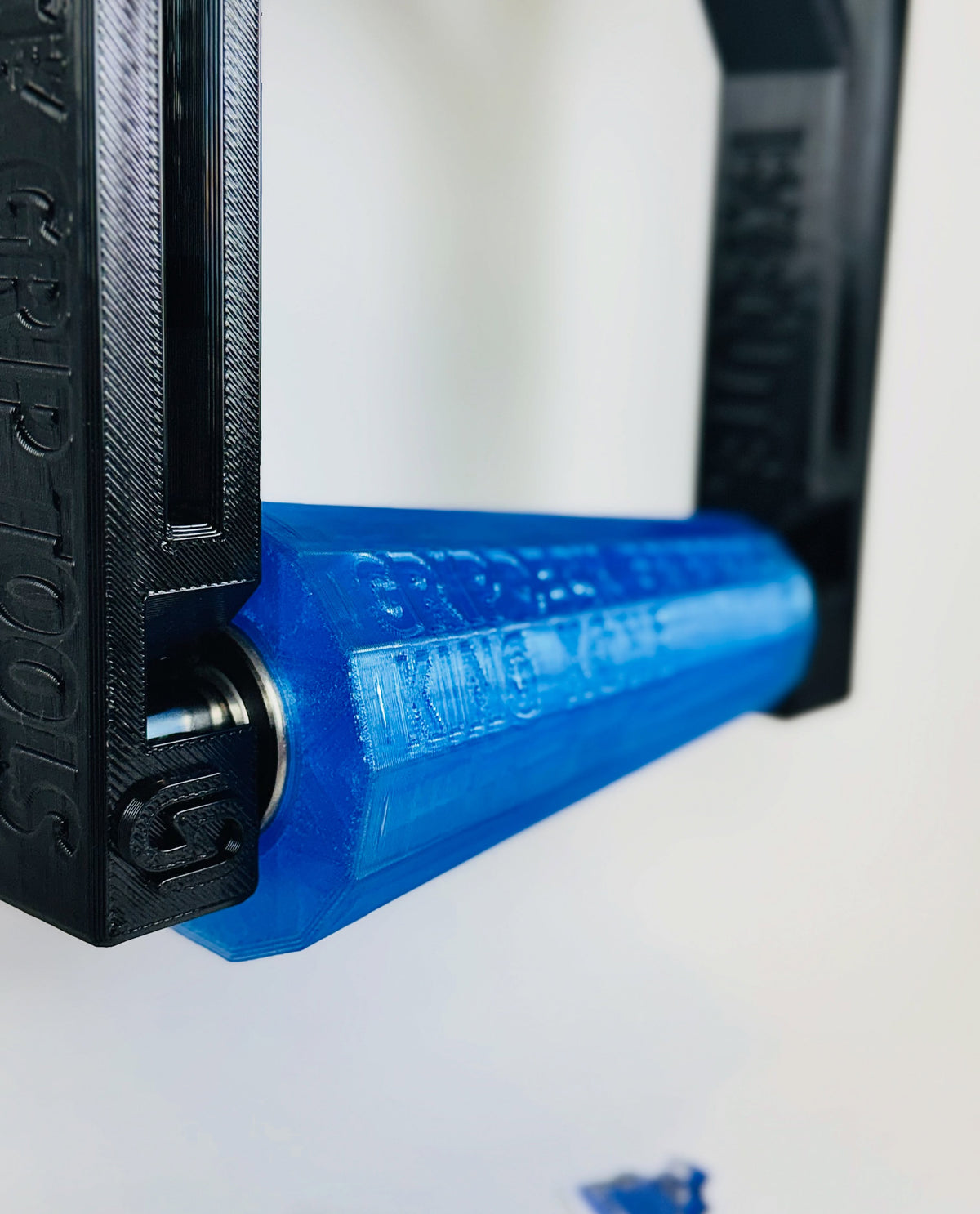 Gym d-ring attachment