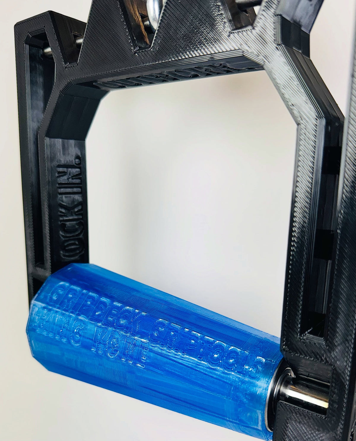 Gym d-ring attachment