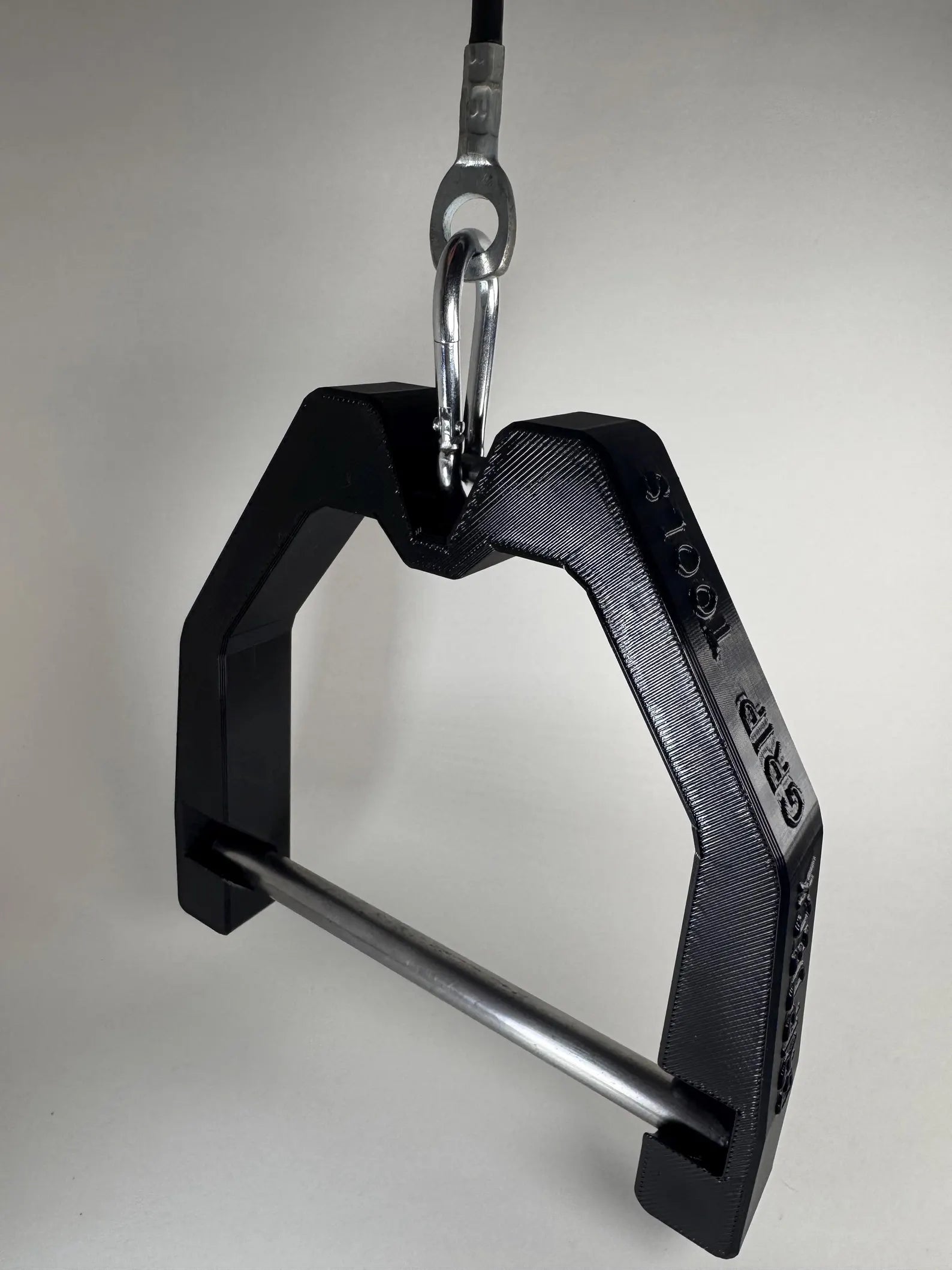 Gym d-ring set up in black